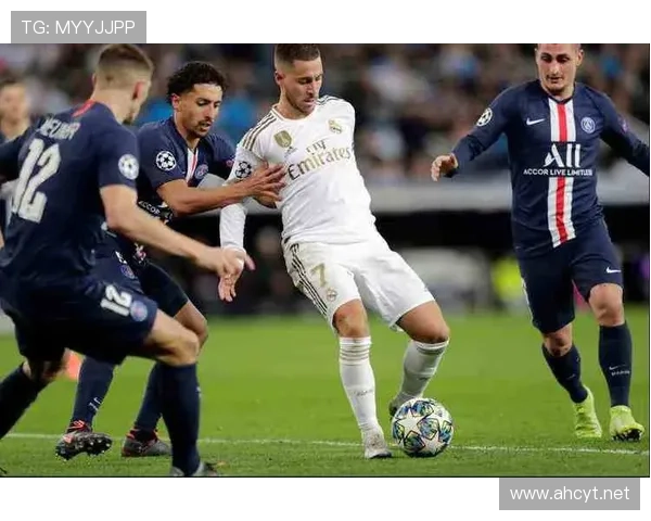 巴黎防线稳定性隐患持续显现,对联赛争冠形势产生潜在影响 巴黎防线稳定性隐患持续显现,对联赛争冠形势产生潜在影响