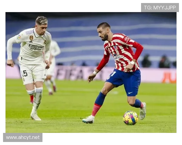 皇马强强对话暴露短板，近期问题显现对赛季走势形成制约