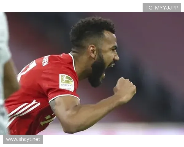 莱万的鞋柜到底藏了多少双？光看这些我就心累了...