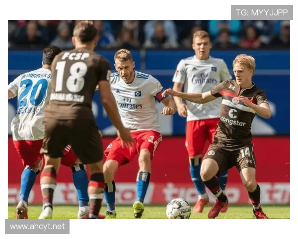 阿贾克斯关键比赛表现不佳问题凸显，对联赛竞争格局带来阶段性变化